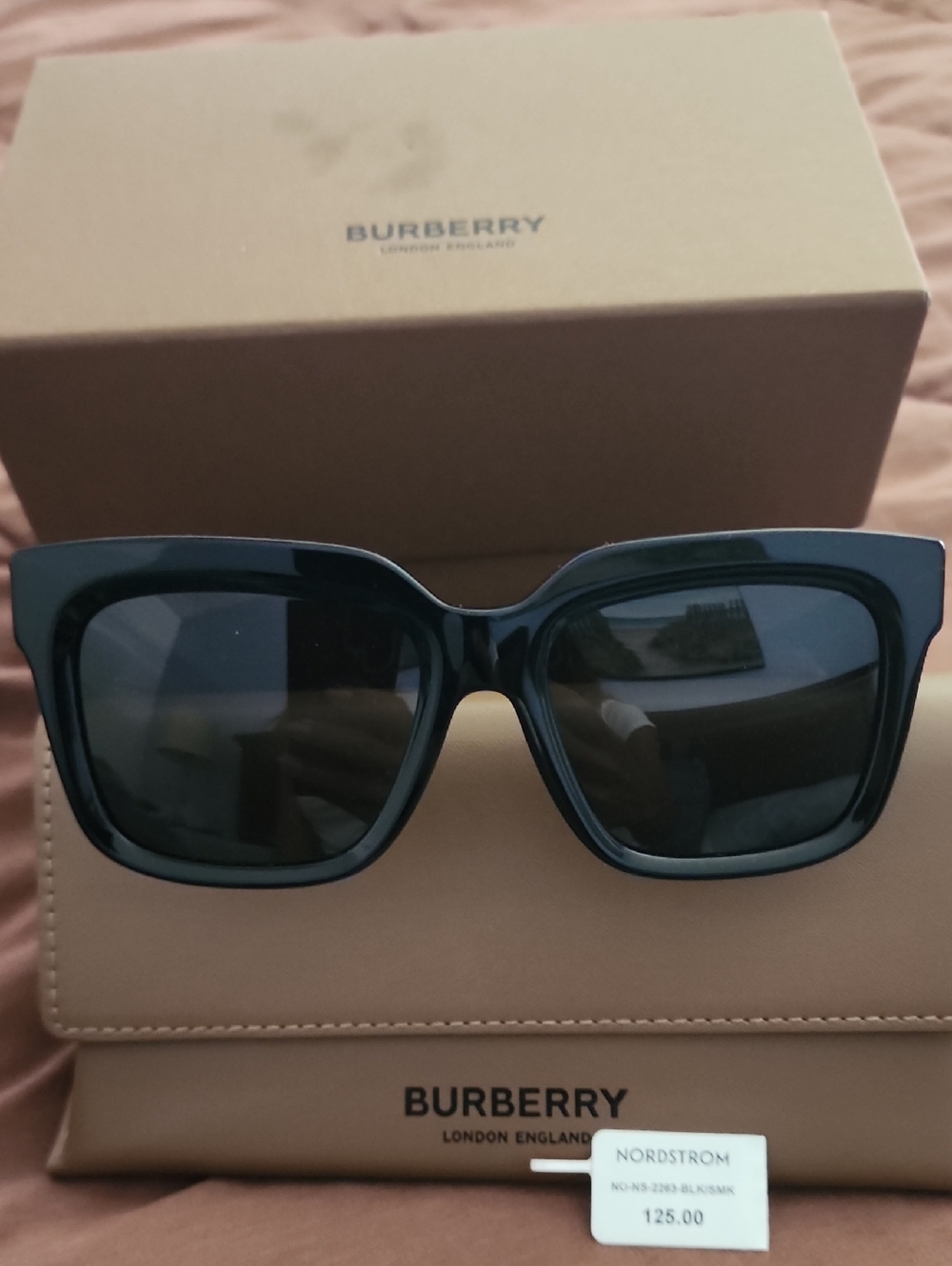 Burberry Black Square Frame Sunglasses with Dark Lenses